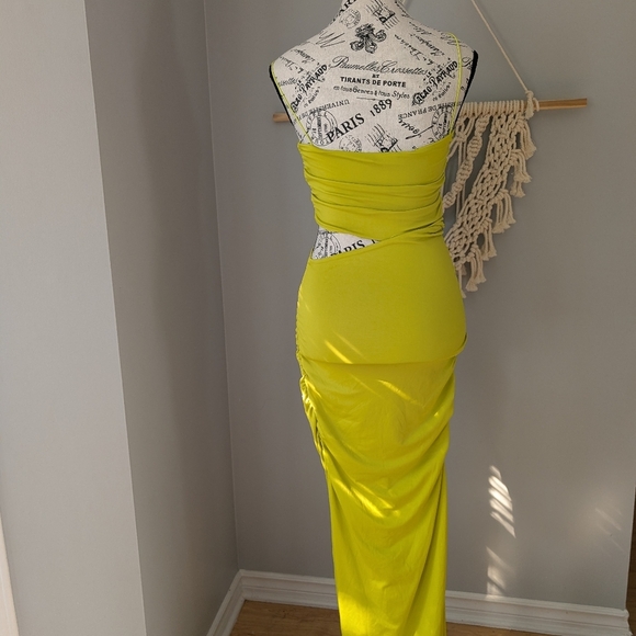2/$20 Contour cutout maxi Green Fits Xs-S Bodycon  Dress - Picture 7 of 9